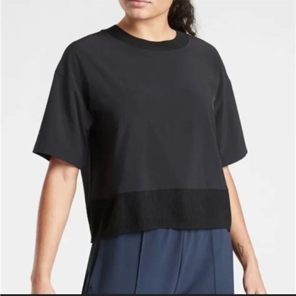 Athleta Womens  Size M Zephyr Crop Tee Top Black Short Sleeves oversized